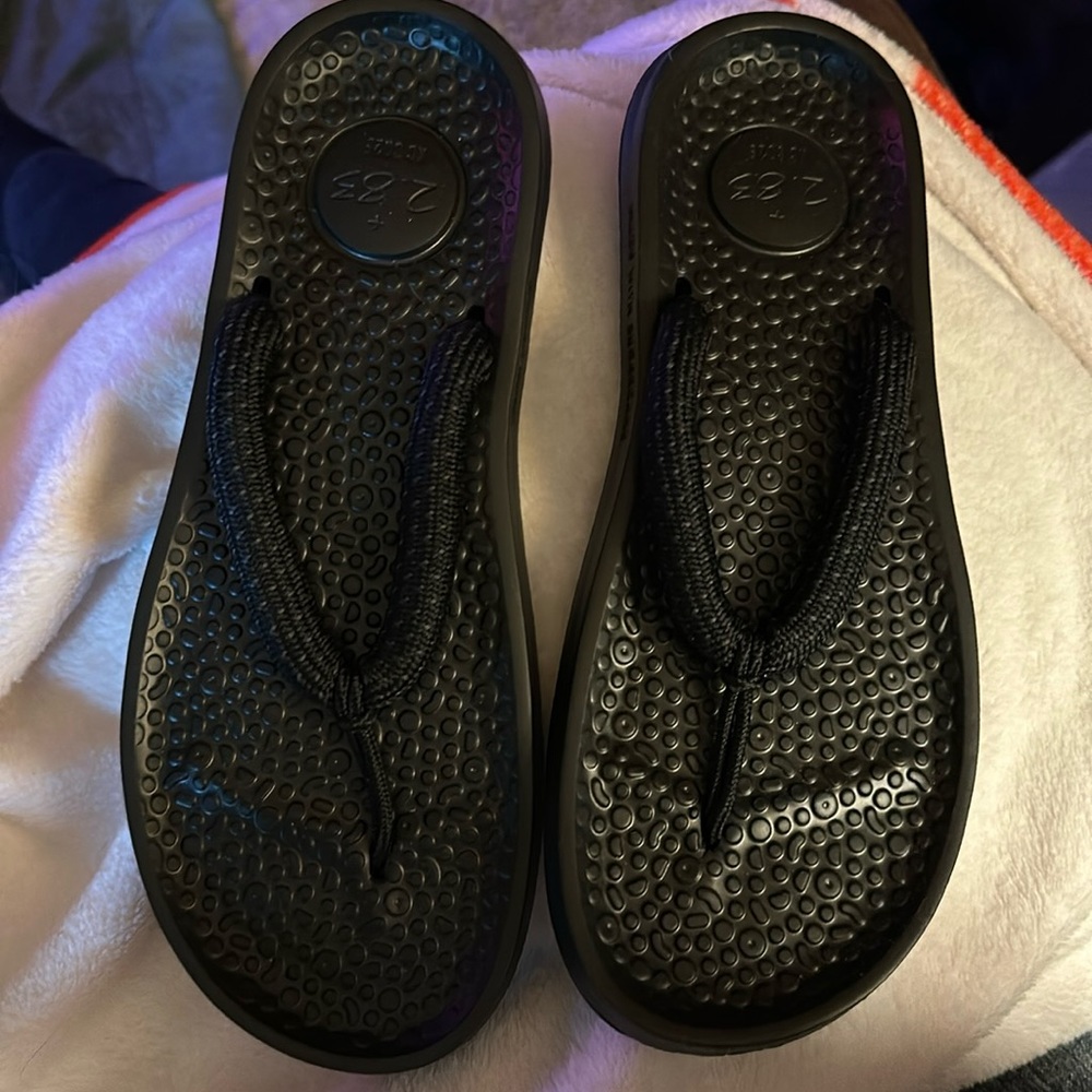 Allbirds NEW Sugar Zeffer flip flops black M9 W11